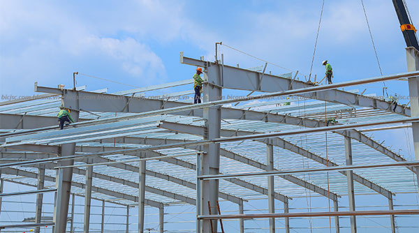 Những lưu ý khi thi công nhà xưởng