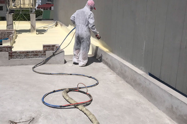 giải pháp phun foam chống nóng cho mái bê tông
