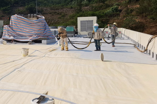 tìm hiểu phun foam chống nóng cho mái bê tông