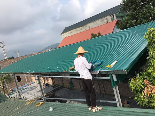 Cách giúp nhà mái tôn mát giữa trời nóng